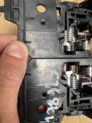 Tay nắm cửa mazda 3 cx30 BCJHV8393 / BCJHV8392