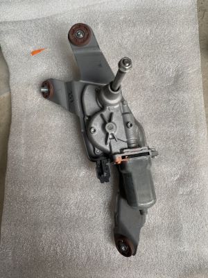 Motor gạt mưa sau mazda cx5 2018-2026 KB7W67450